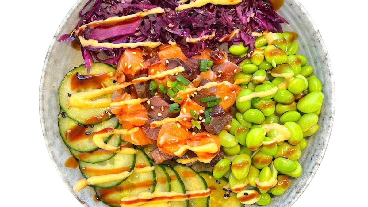 Lohi- and tonnikalatartar bowl