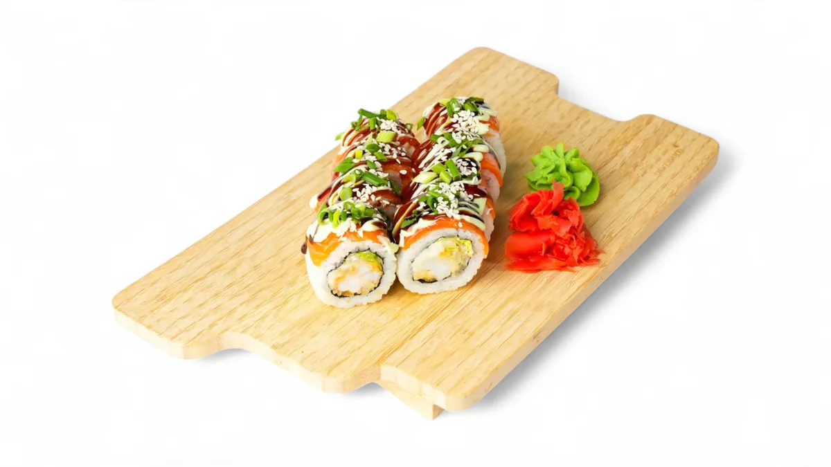 Roll with shrimp tempura and salmon