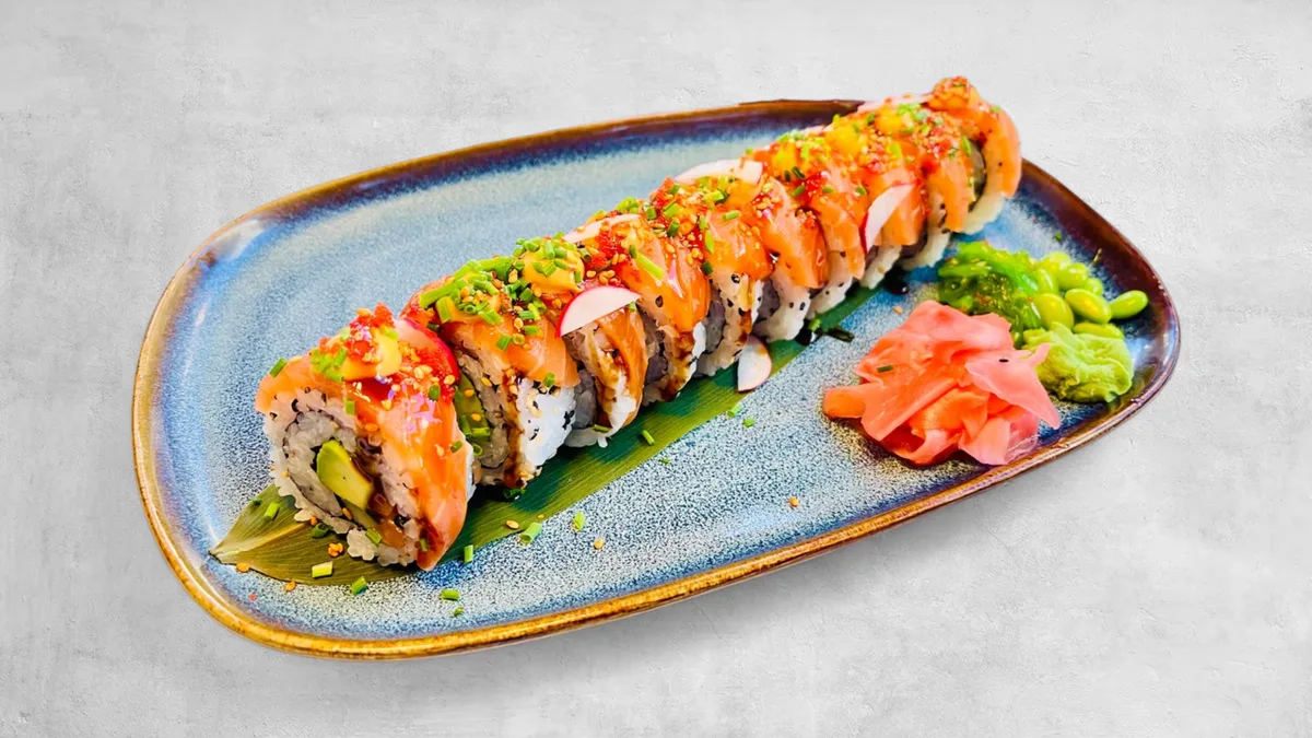 Flying Salmon Roll - 10 bitar