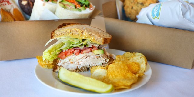 Signature Box Lunch