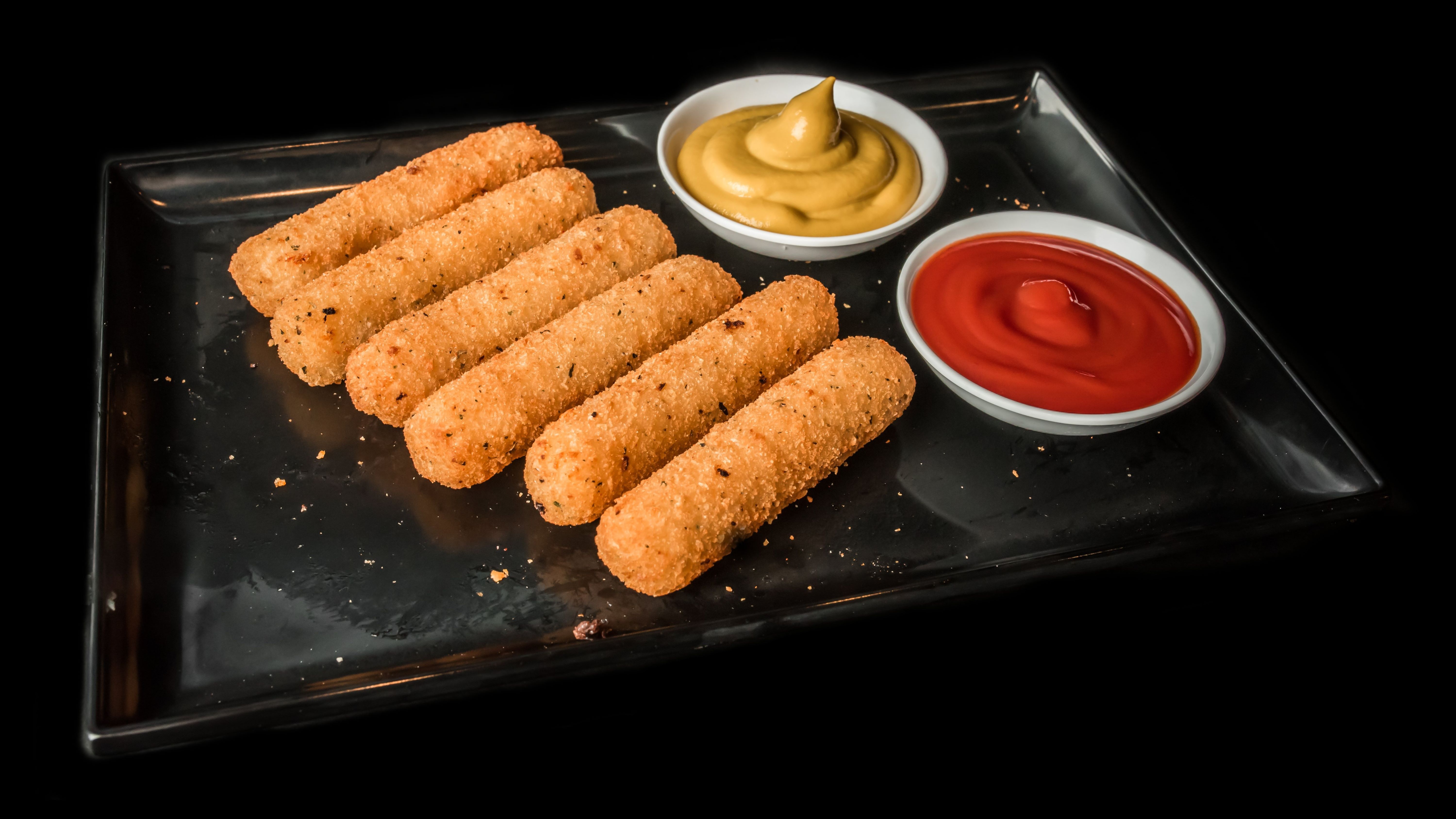 Mozzarella Sticks (5pcs)