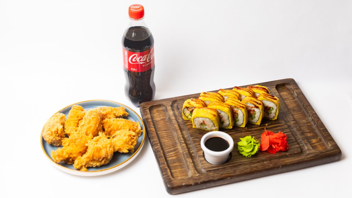 Комбо 3 (Чикен 8 шт
Темпура банзай 
Coca-cola 500 ml)