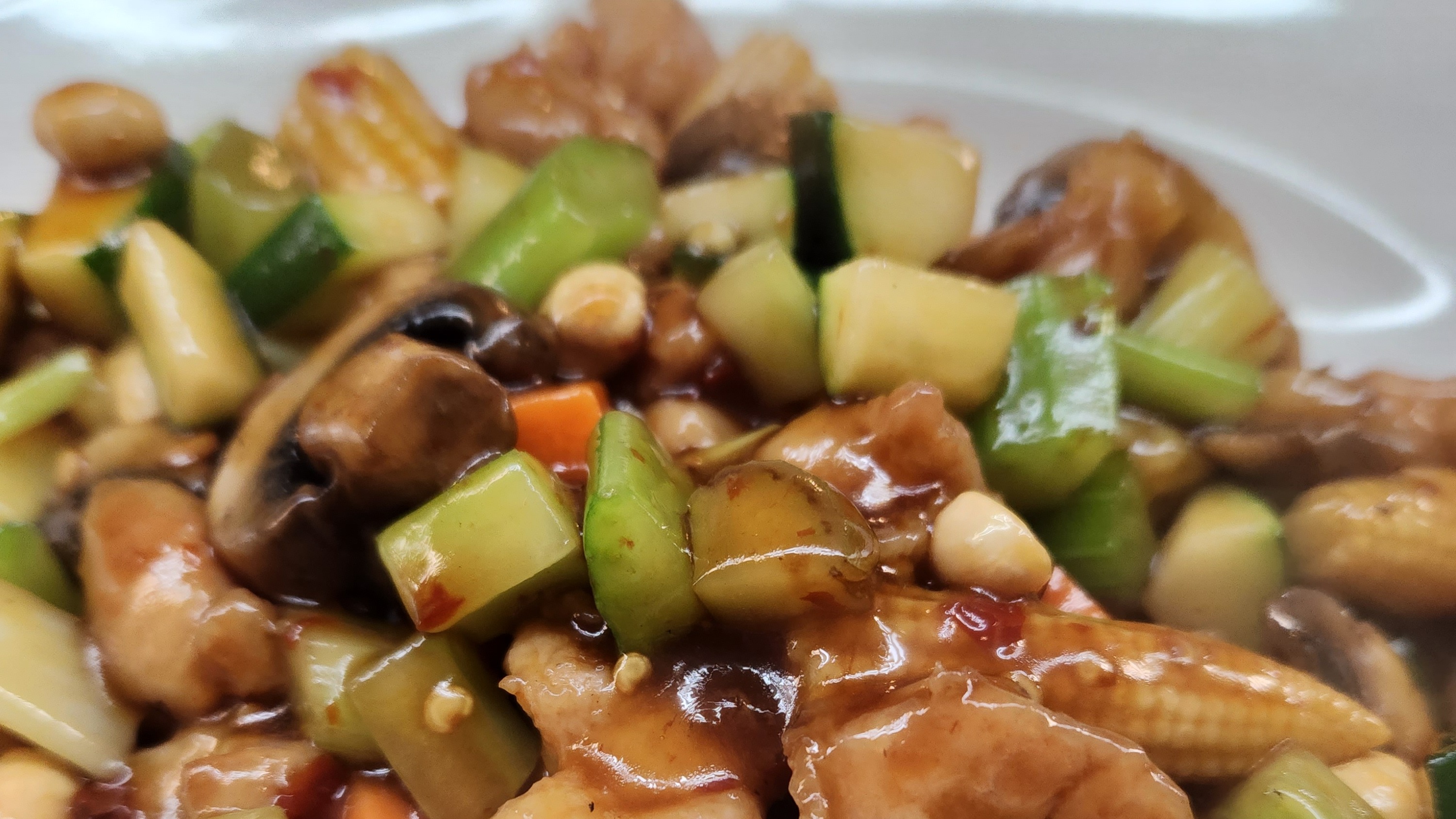 (L) Kung Pao Chicken