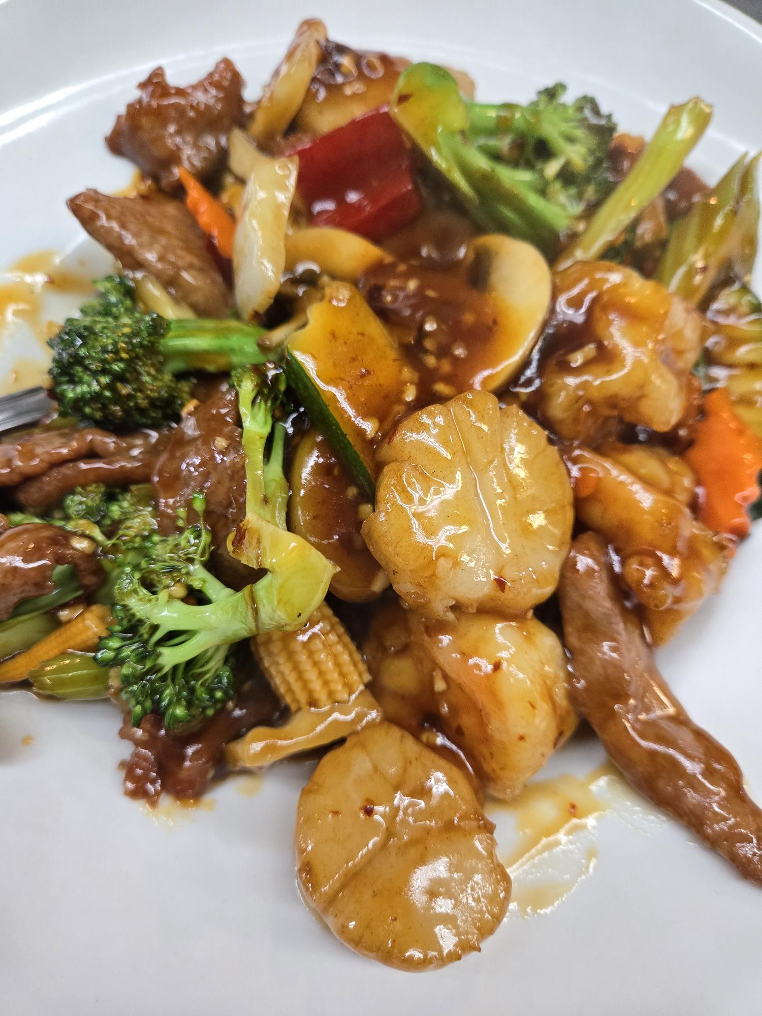 Triple Delight in Garlic Sauce 魚三味