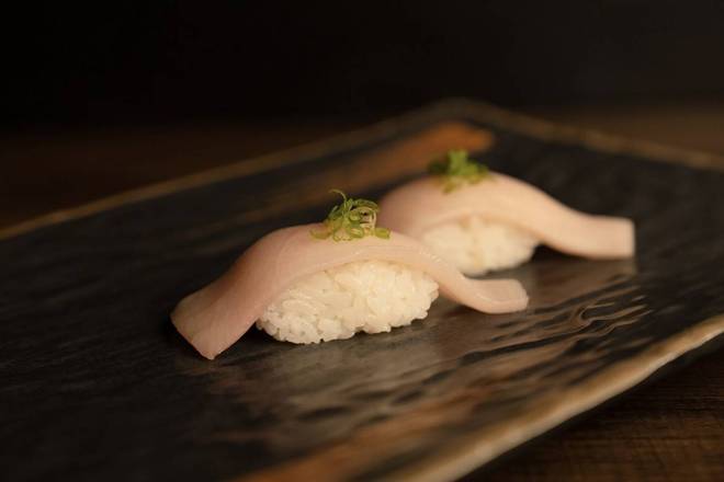 N2. Hamachi Nigiri