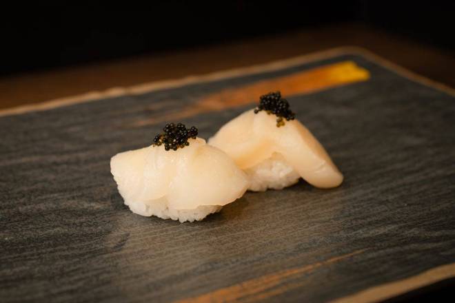 N3. Hotate Nigiri
