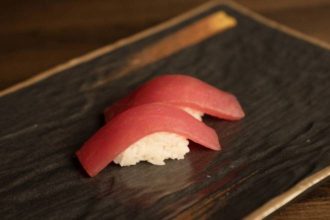 N7. Maguro Nigiri
