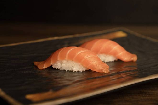 N9. Sake Nigiri