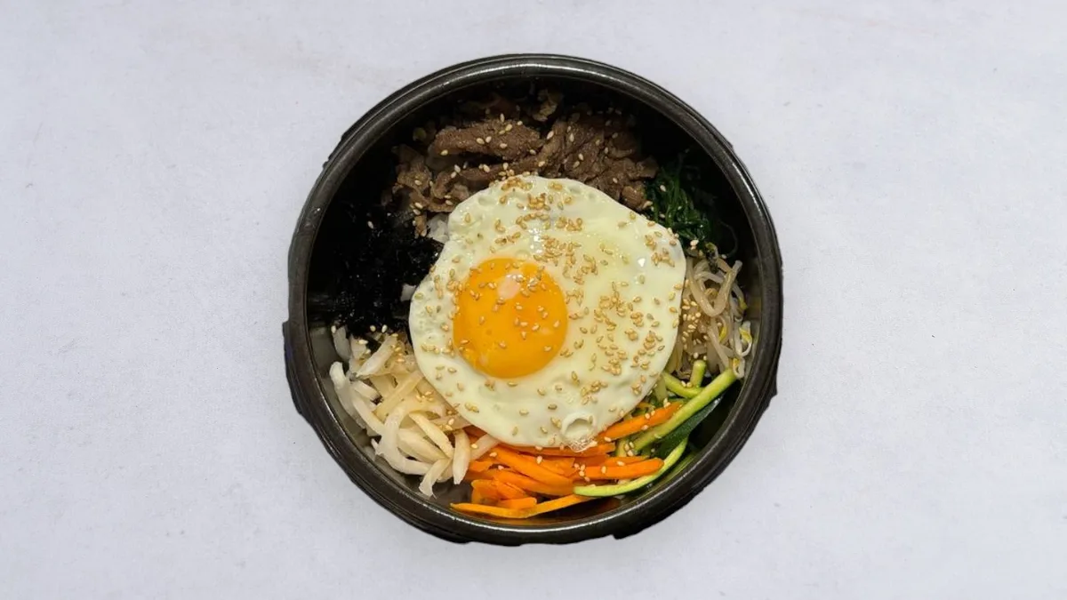 Bibimbap z wołowiną
