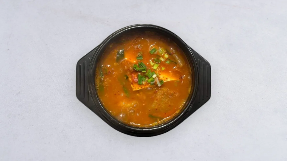 Zupa kimchi