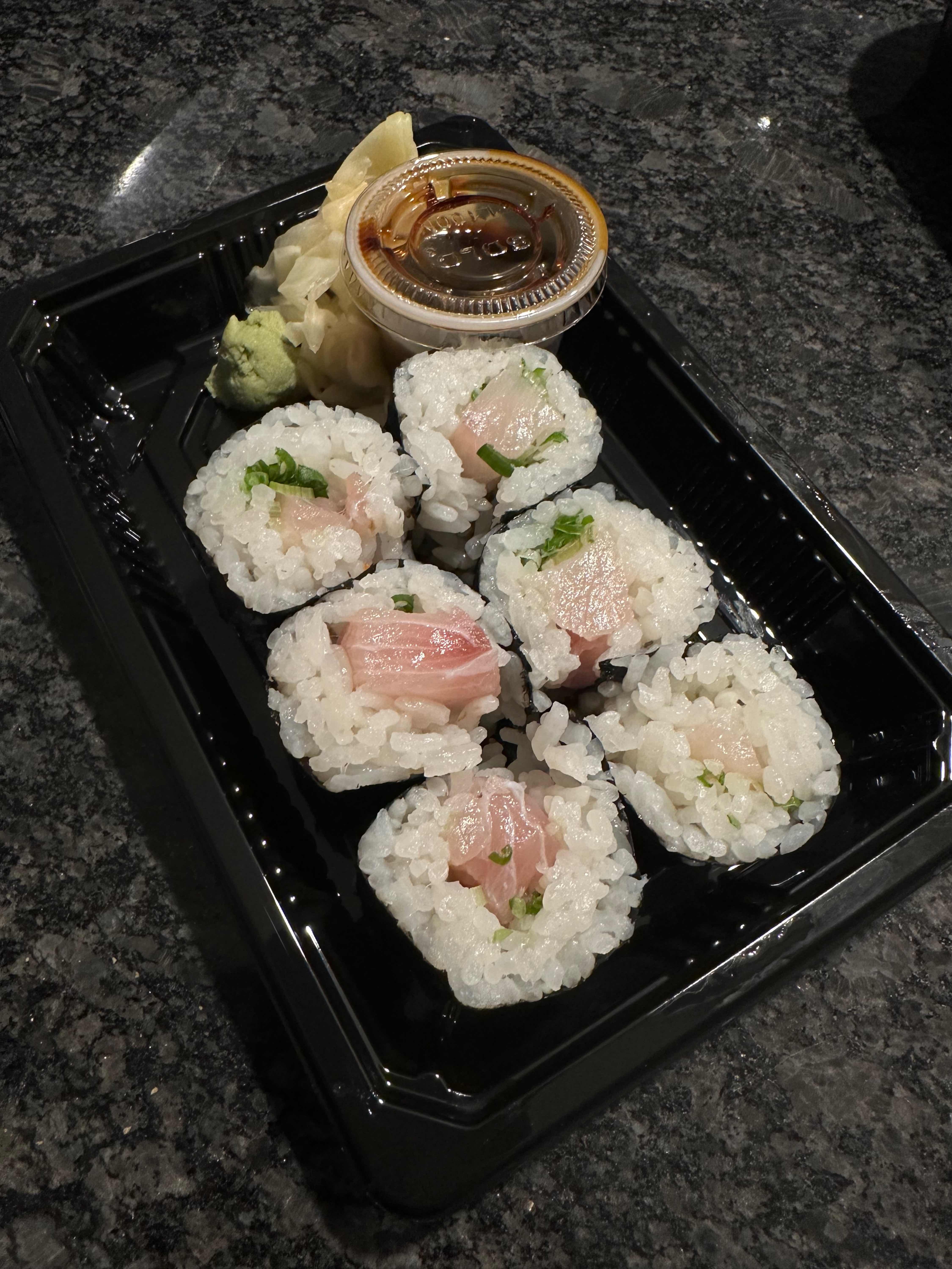 Hamachi Maki