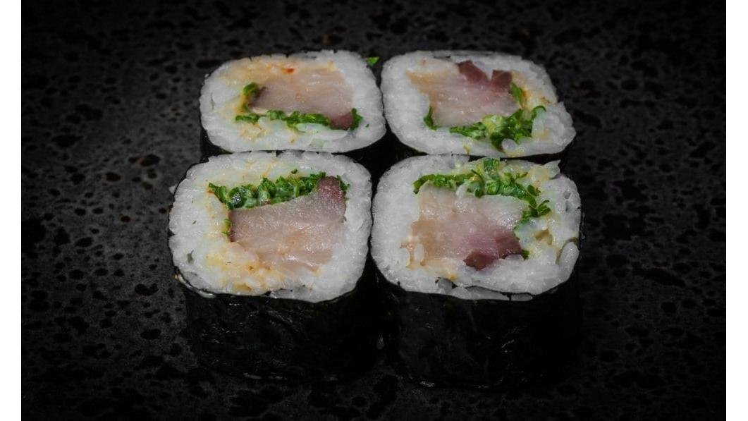 Negi Hamachi roll