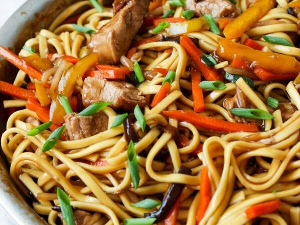 Yakissoba de Lombo P