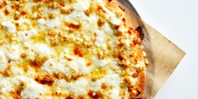 Large Great White Pizza