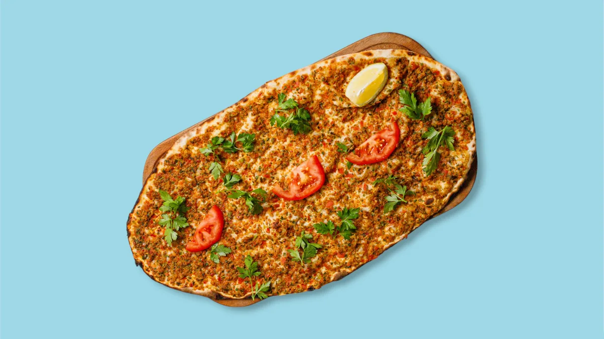Lahmacun geschnitten