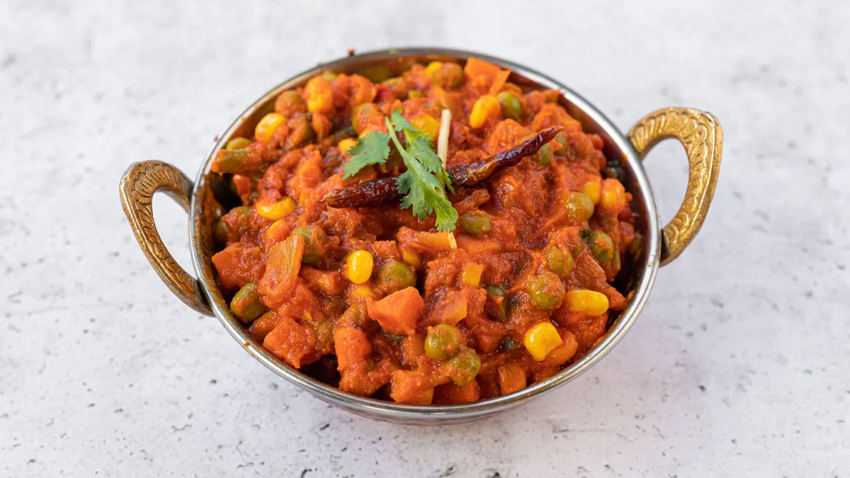 66.Yummy Vegetable Vindaloo