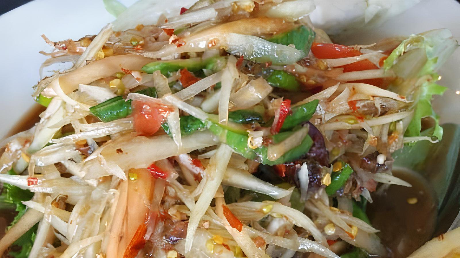 040. D: Papaya Salad | Som Tum Poo Plara
