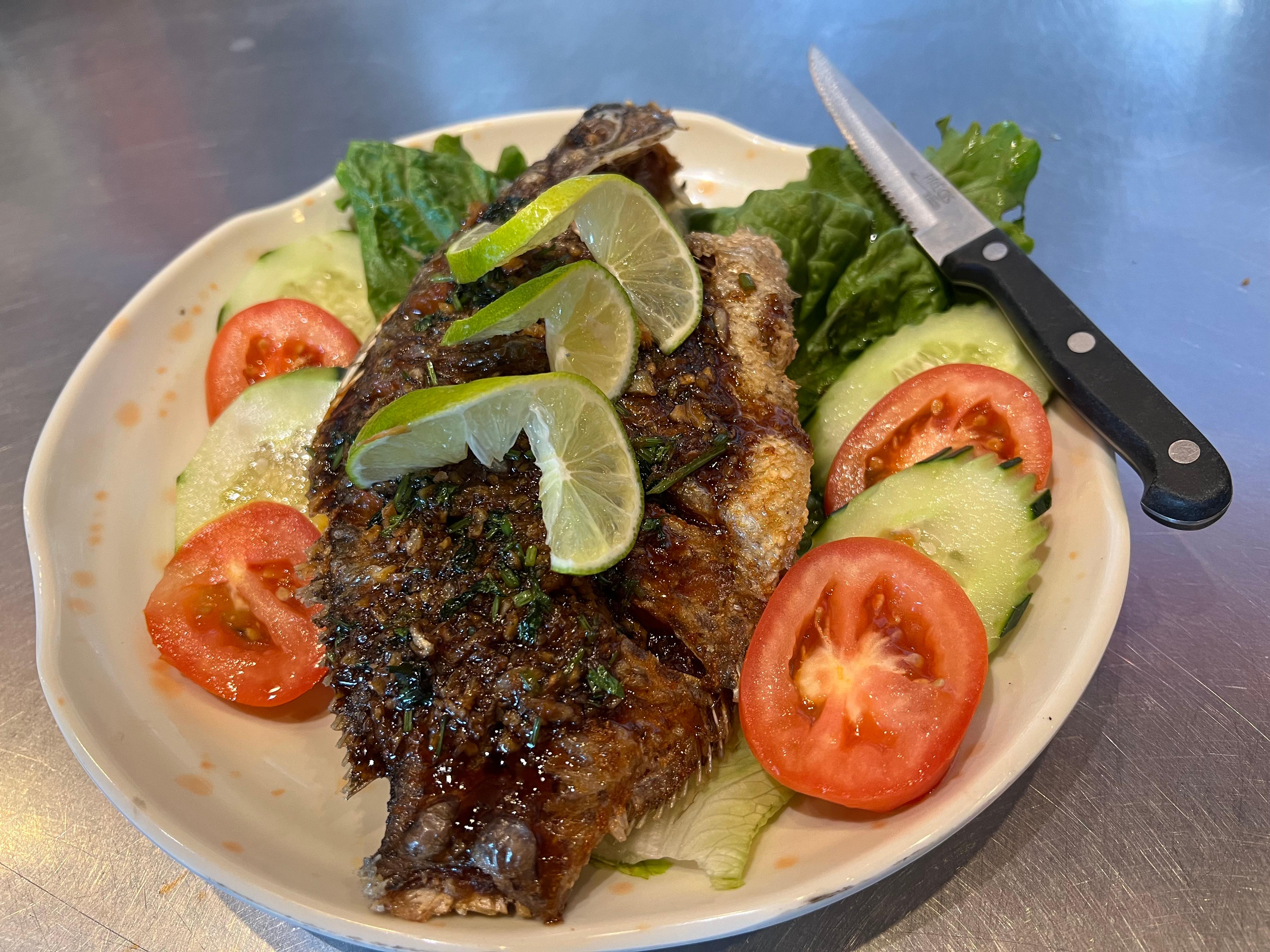 S07. Deep-Fried Tilapia with Garlic Sauce
