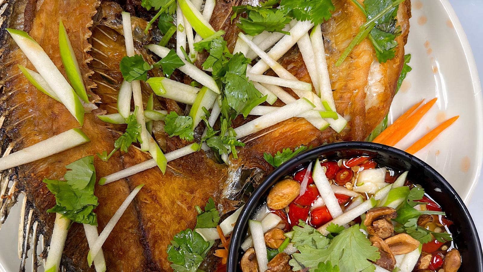 S09. Deep-Fried Tilapia with Sweet Fish Sauce