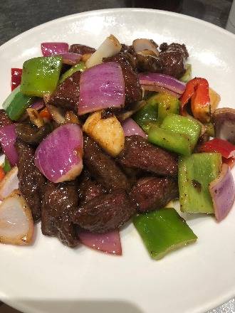 12. Sauteed Prawns and Beef Cubes（蜜椒虾球牛柳粒）