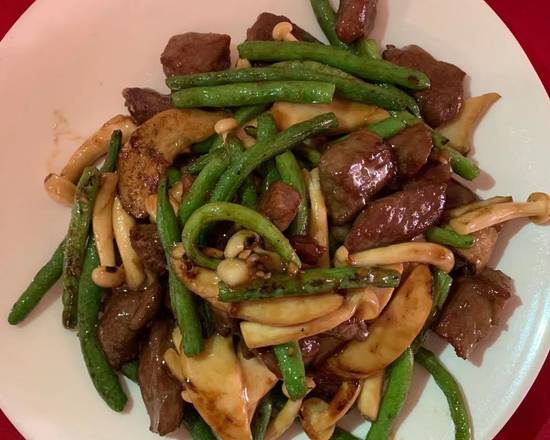 14. Braised Beef Cubes w/ Assorted Mushroom(什菌牛柳粒)
