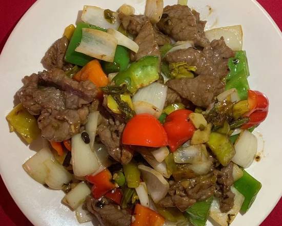 18. Sauteed Beef w/Pickles(酸菜牛肉)