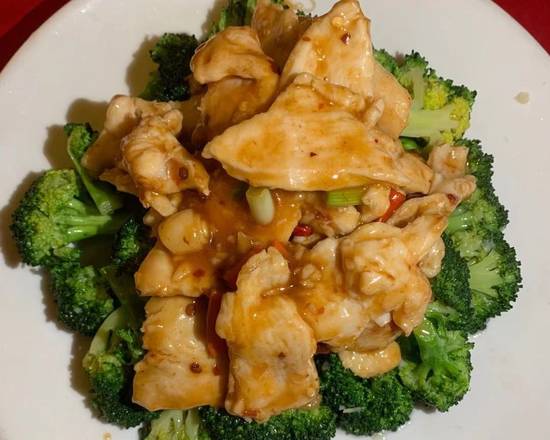 22. Spicy Chicken with Tender Greens(碧绿川椒鸡)