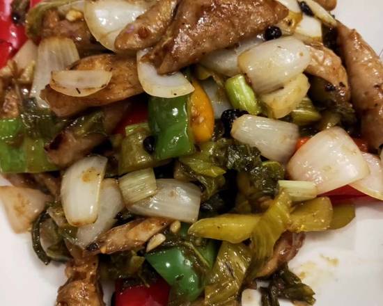 26. Sauteed Pork Intestine w/Pickes and Black Bean Sauce(豉汁酸菜炒大肠)