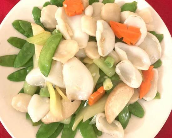 37.Sauteed Scallops and Calamari w/Tender Greens(翡翠带子花枝)