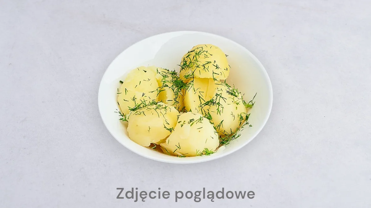 Dodatki: Ziemniaki gotowane z masłem i koperkiem