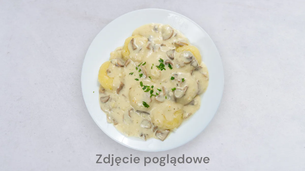 Kluski śląskie z sosem
