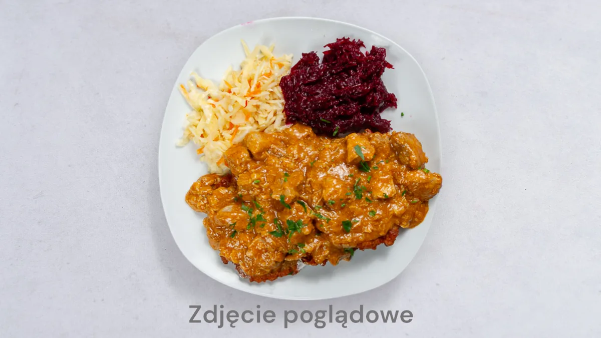 Placki ziemniaczane z Wege gulaszem i surówką