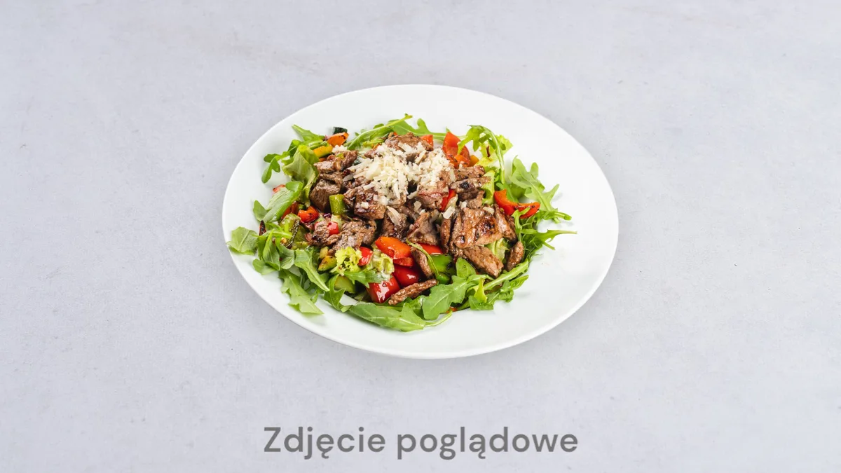 Sałatka z wołowiną i warzywami