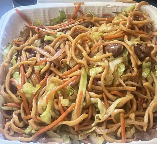 Beef Chow Mein 牛肉粗炒面