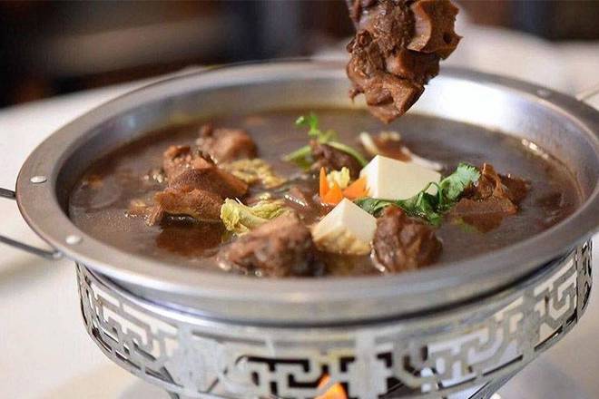 Clay Pot Braised Lamb Ribs 紅燜羊蠍子