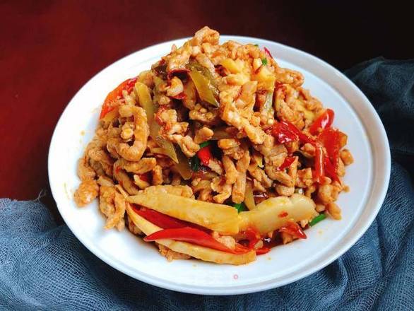 Pickled Pepper with Shredded Pork 泡椒肉丝
