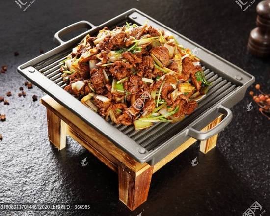 Royal Style Grilled Lamb 贝勒爷葱爆羊