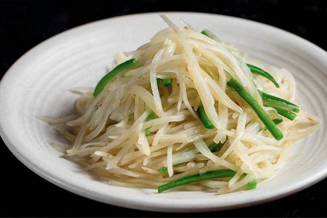 Sautéed Spicy Shredded potatoes 酸辣土豆絲 可選醋溜/尖椒
