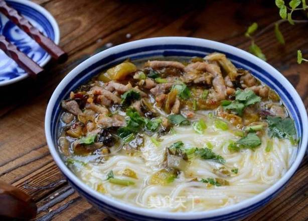 Shredded Pork in Pickled Mustard Green Rice Noodle Soup 酸菜肉丝米线