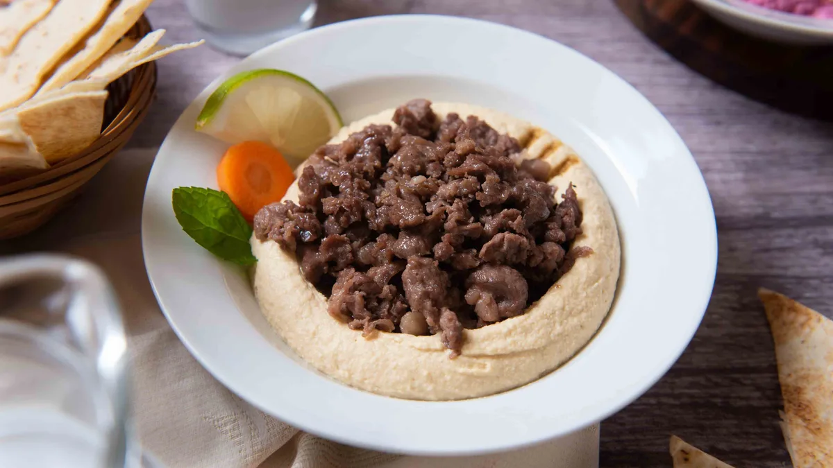 Hummus Bil Lahm