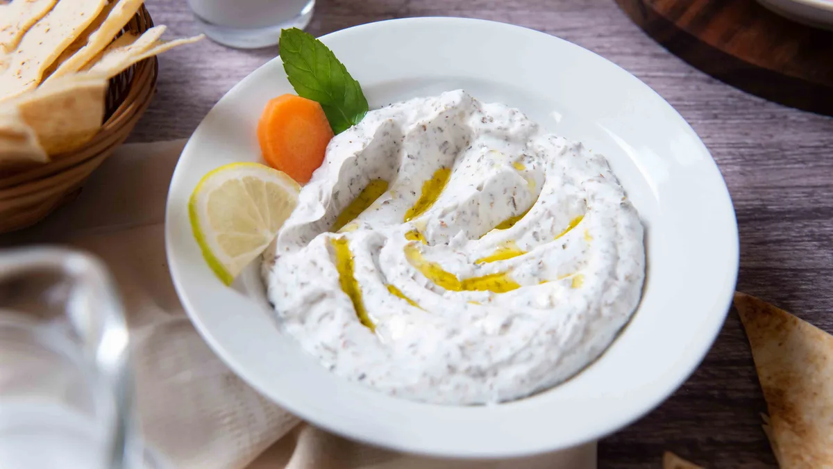 Labne Bil Zaatar