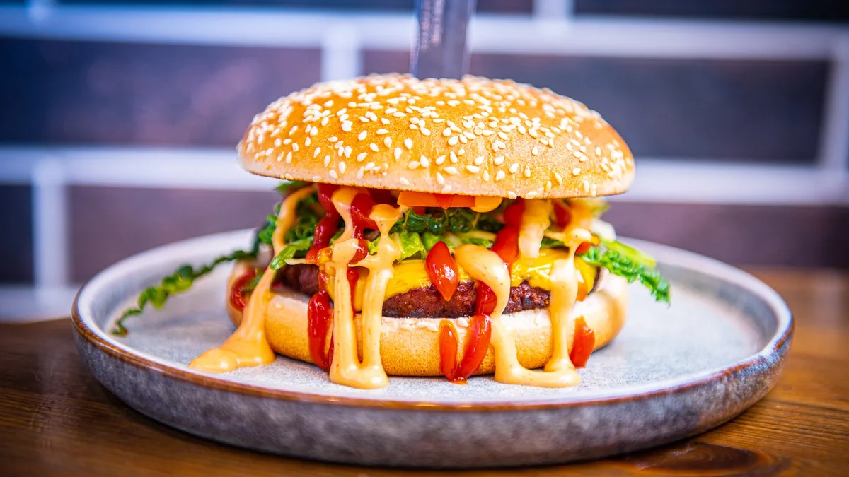 23. Veise juustuburger