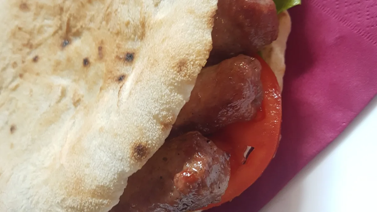 5 ćevapa u somunu 200gr