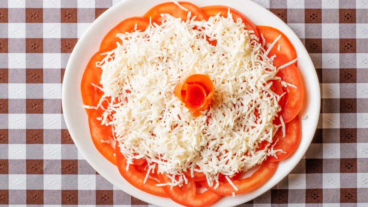 Paradajz salata sa sirom 300gr