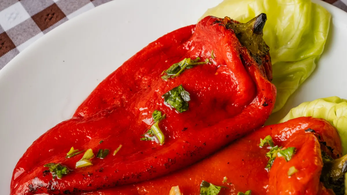 Pecena crvena paprika 2kom