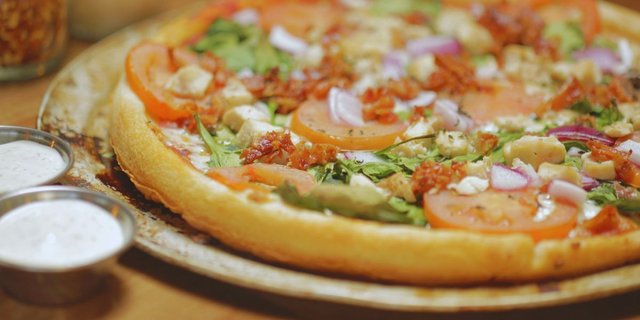 Chicken Club Gluten-Free Pizza