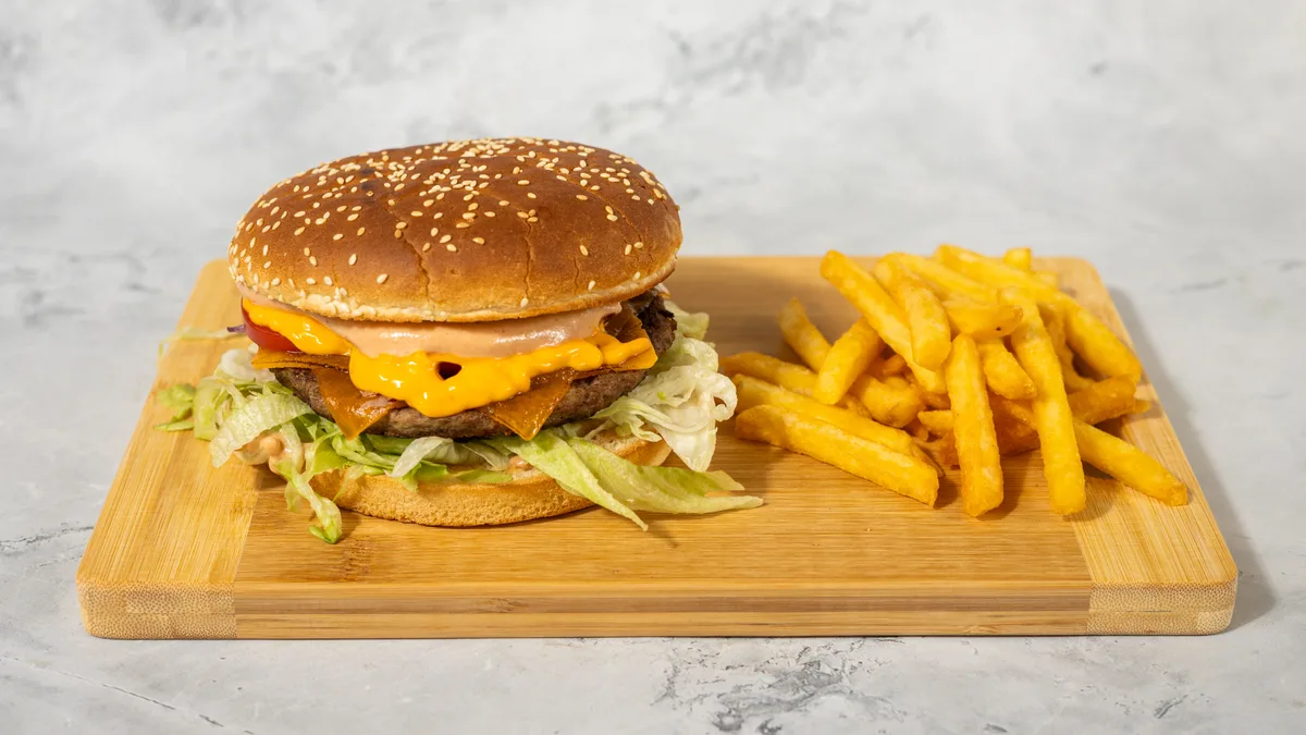 Magyaros Burger