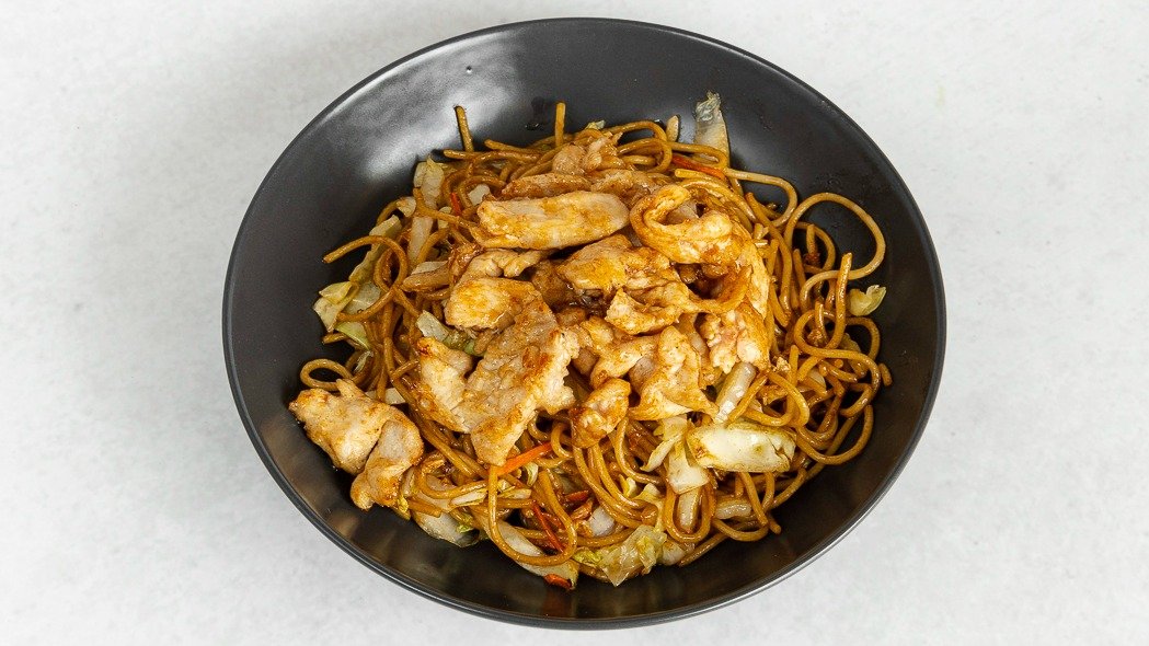 148. Praženi jajčni rezanci s piščancem 鸡肉炒鸡蛋面