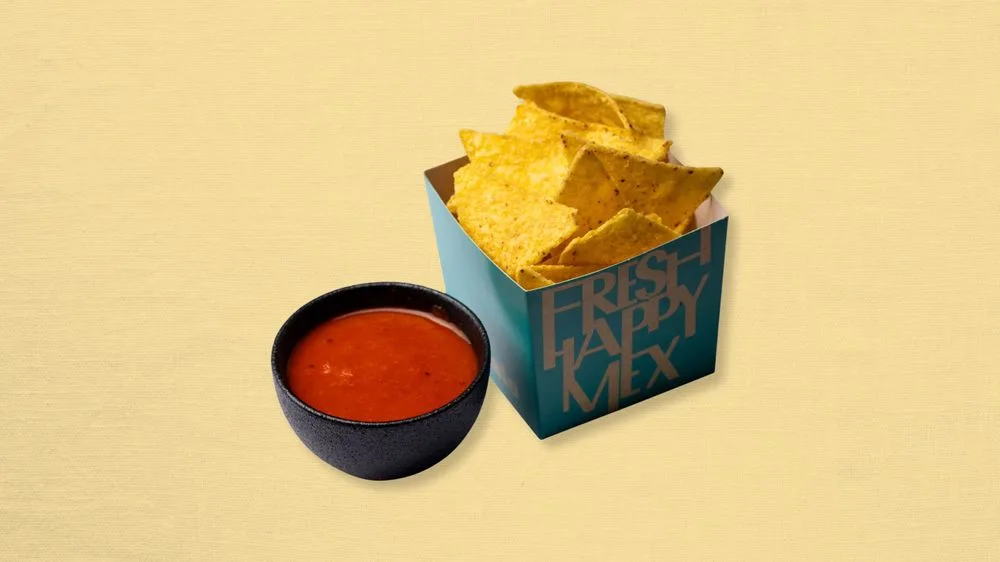 LITEN NACHOS and SALSA