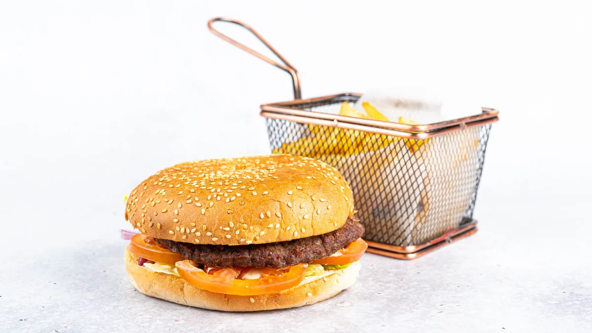 Hamburger + Fries